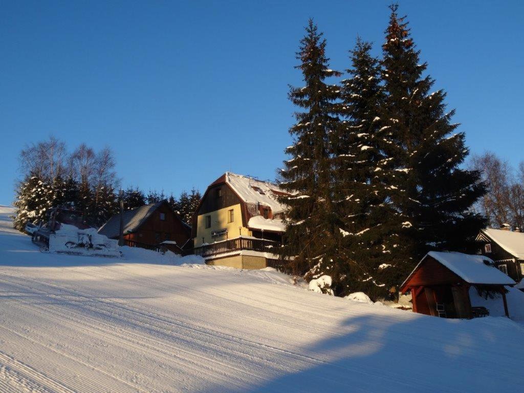 Horska Chata Hubert Bedřichov Exteriér fotografie